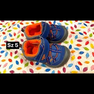 Size 5T toddler shoes. Great condition, OshKosh blue and orange, barely worn